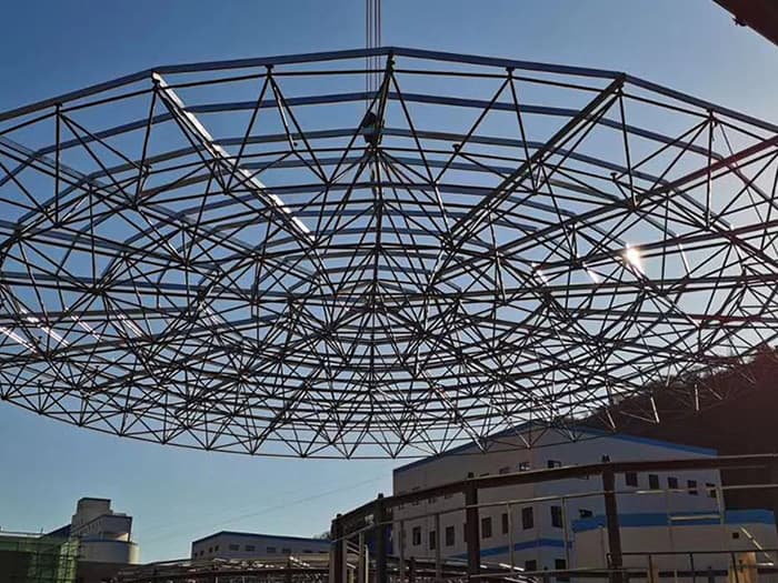 高邮螺栓球网架工程施工现场